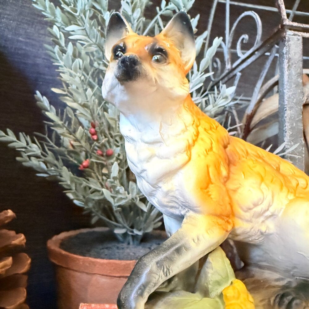 Vintage Porcelain Fox Figurine made in Japan - Picture 3 of 14